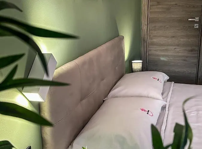 Bel Fiore Deluxe Apartment *